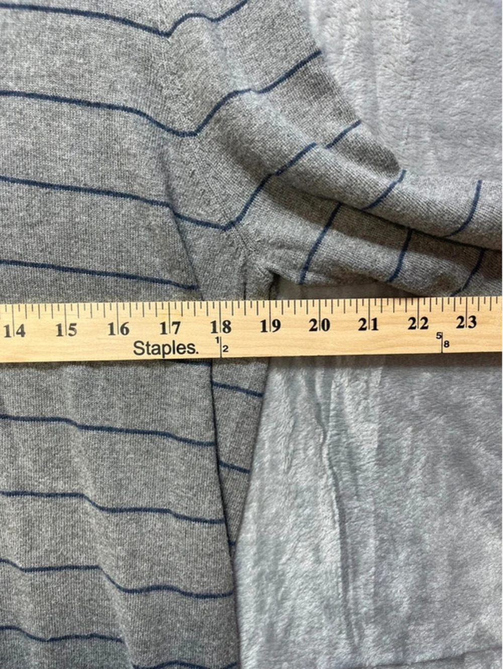 Nautica Men's Luxury Performance V Neck Striped Sweater Gray Size Medium - Picture 5 of 6